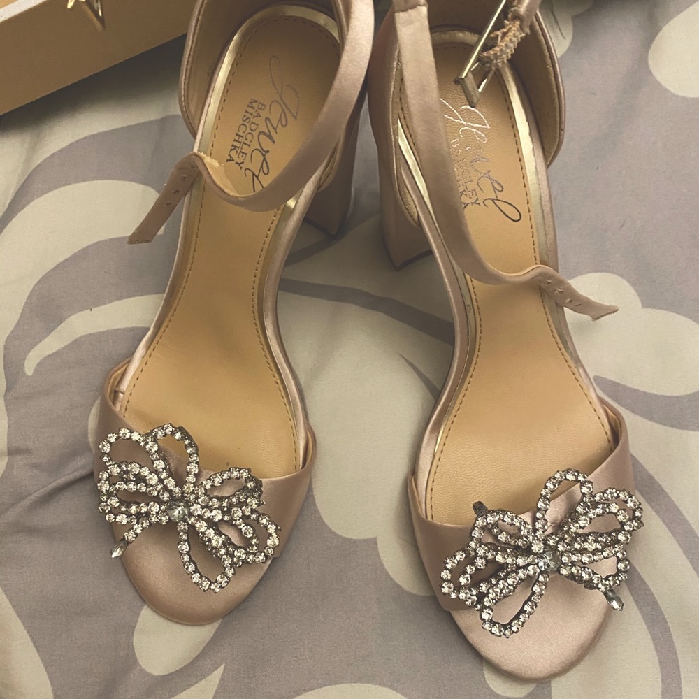 Brand new badgley mischka stiffen jewel heel
